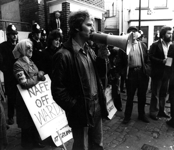 Des Warren on the Grunwick picket line, July 1977, after his release from prison. Des Warren on the Grunwick picket line, July 1977, after his release from prison.