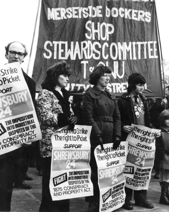 Families demonstrate support 1974 Families demonstratesupport 1974